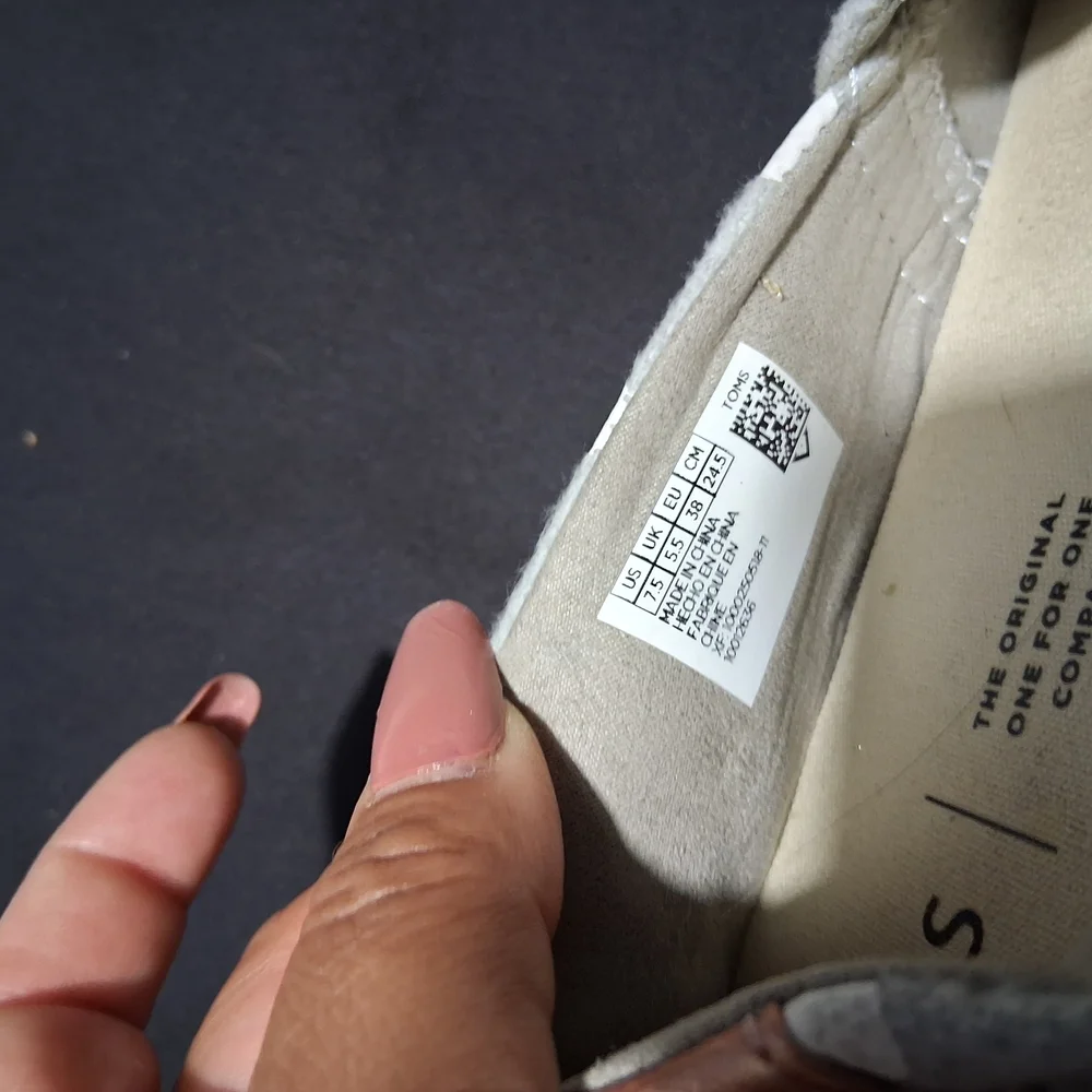 Toms Gray and White Polka Dot Flats - Picture 8 of 8